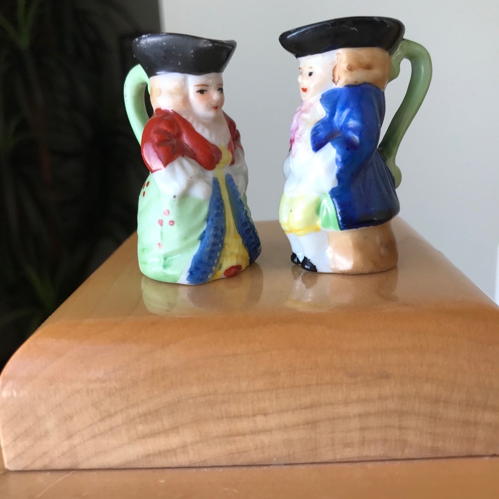 PAIR VINTAGE OCCUPIED JAPAN TOBY MUGS/PITCHERS